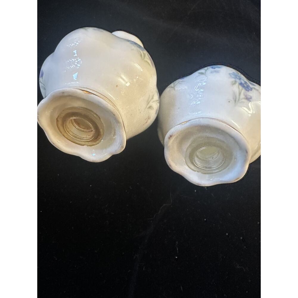 Royal Albert Memory Lane Salt & Pepper Shakers Hampton Shape Vintage Bone China - Picture 4 of 5